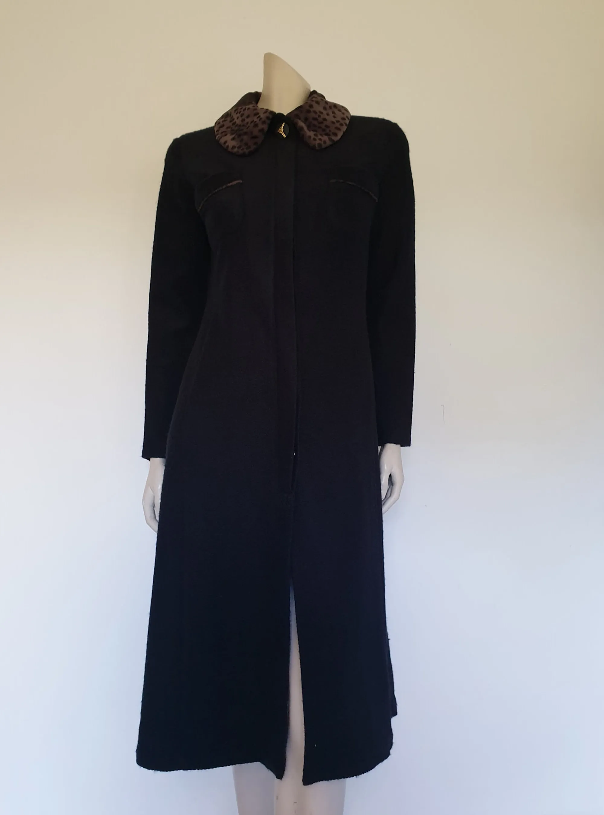 1990s Studibaker Black Coat with Faux Fur Collar - S